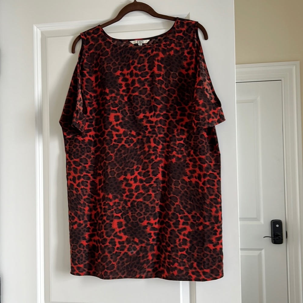Cold shoulder top, hardly worn, size small